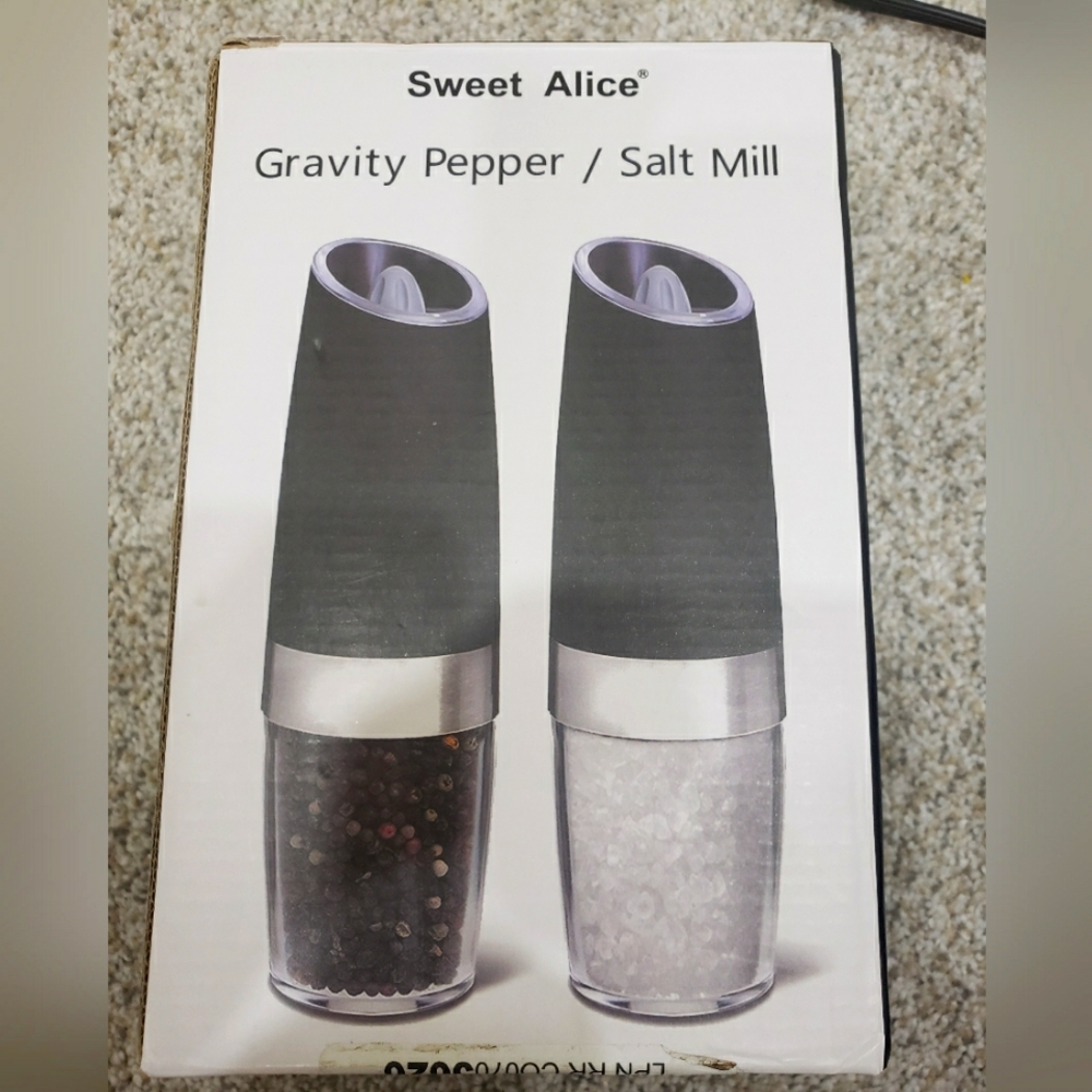Electric pepper grinder